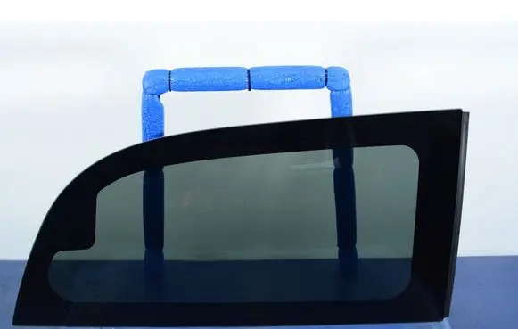 Chrysler Town u0026 Country V Rear side window 