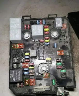 Opel Corsa E Fuse box set 13430532AA