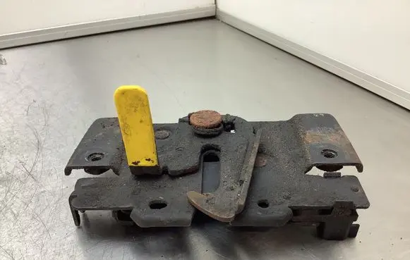 Ford Fiesta Engine bonnet/hood lock/catch 16700