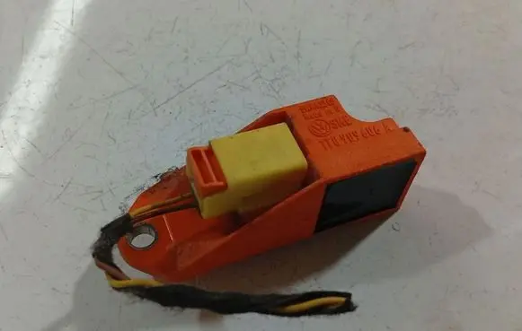 Skoda Fabia Mk2 (5J) Airbag deployment crash/impact sensor 5WK43340