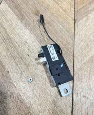 Opel Insignia A Aerial antenna amplifier 13241374 544764491