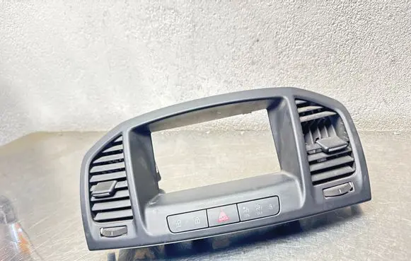 Opel Insignia A Dash center air vent grill 495050031
