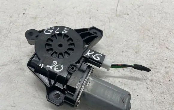 Mercedes-Benz GLE W167 Rear door window regulator motor A0009060808