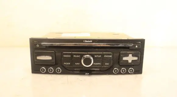 Peugeot 3008 II Radio/GPS head unit trim 
