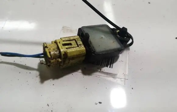 Hyundai i30 Airbag deployment crash/impact sensor 959200A100