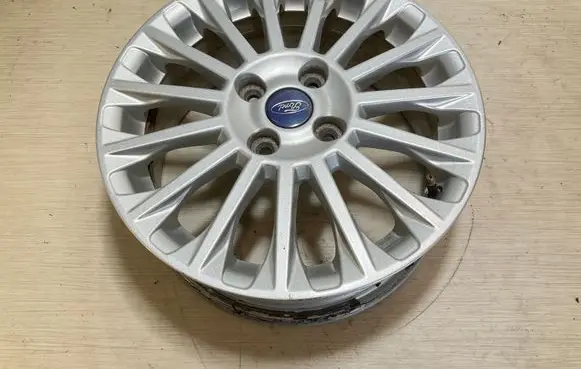Ford Fiesta R16 alloy rim 