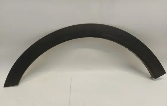 Fender trim (molding)