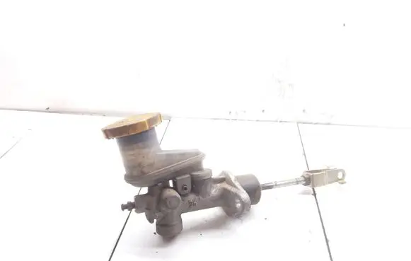 Subaru Legacy Clutch master cylinder 