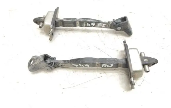 Suzuki Swift III Front door check strap stopper