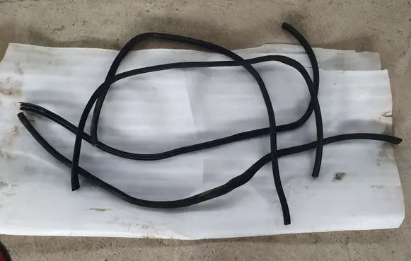 Mercedes-Benz CLS C219 Front door rubber seal