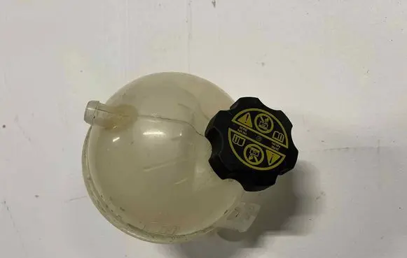 Buick Encore GX I Coolant expansion tank/reservoir 13537034
