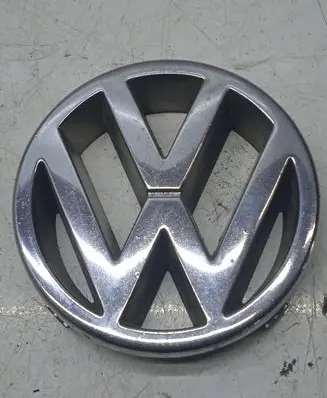 Volkswagen Golf III Manufacturer badge logo/emblem 321853601B