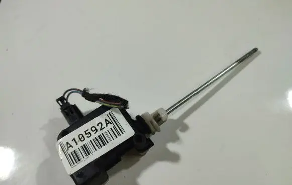 Skoda Octavia Mk2 (1Z) Central locking motor 7208107J04A