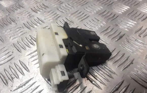 Nissan Primera Tailgate/trunk/boot lock/catch/latch 90502AV710