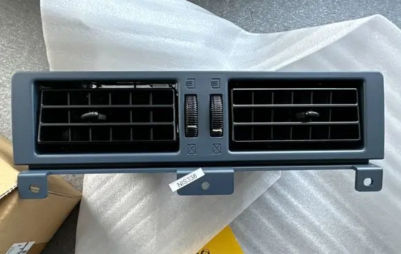 Nissan Terrano Dash center air vent grill 6875023G01