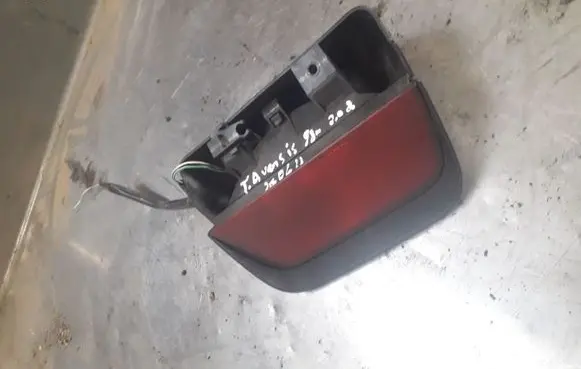 Toyota Avensis T220 Third/center stoplight