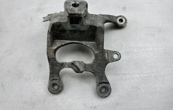 Audi A8 S8 D4 4H Engine mounting bracket 4H0199308AK 4H0199308