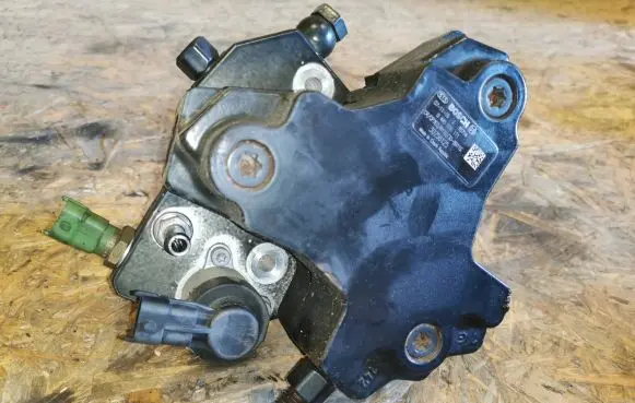 Volvo S60 Fuel injection high pressure pump 30756125 0445010111 10714