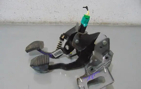 Citroen Berlingo Pedal assembly 