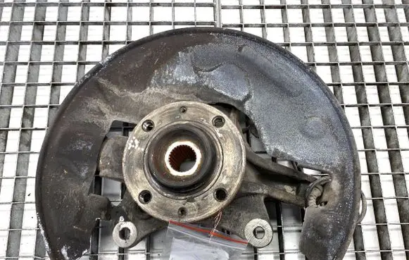 Citroen DS5 Front wheel hub spindle knuckle 