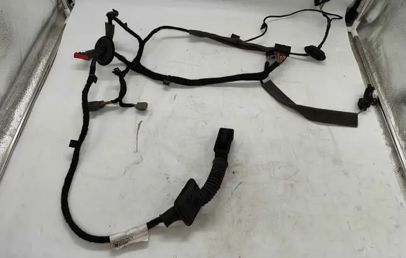 Volvo XC60 Front door wiring loom 32143926