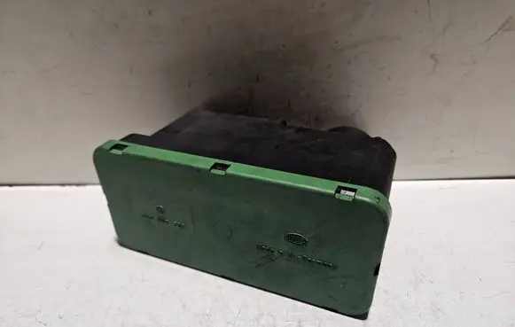 Volkswagen PASSAT B4 Central locking vacuum pump 3A0962257