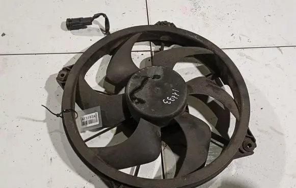 Citroen C4 I Picasso Radiator cooling fan shroud 