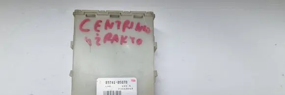 Toyota Avensis T250 Central locking relay 894105070