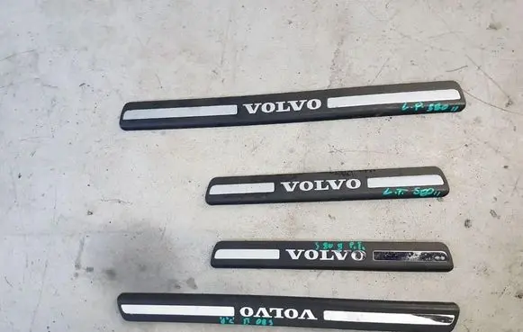 Volvo S80 Front sill trim cover