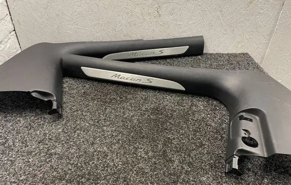 Porsche Macan (95B) sill trim set (inner) 95B863483L 95B863484L