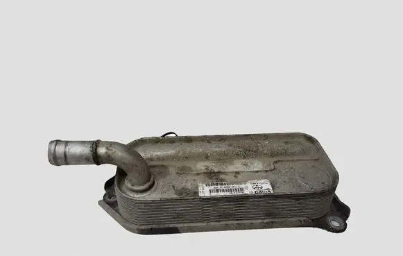 Toyota Corolla Verso E121 Engine oil radiator 157100R010 880243D