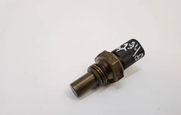 Mercedes-Benz E W212 Fuel temperature sensor A0051532328