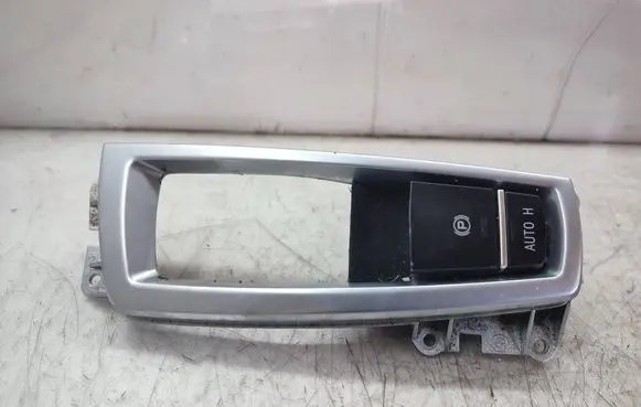 BMW X4 F26 Hand parking brake switch 10041038