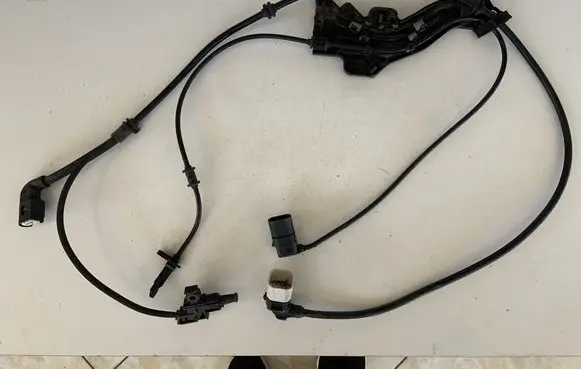 Mercedes-Benz C W205 ABS rear brake sensor A2055404006 A2059058503