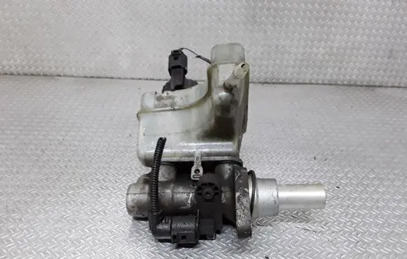 Volkswagen PASSAT B6 Master brake cylinder 3C1611301