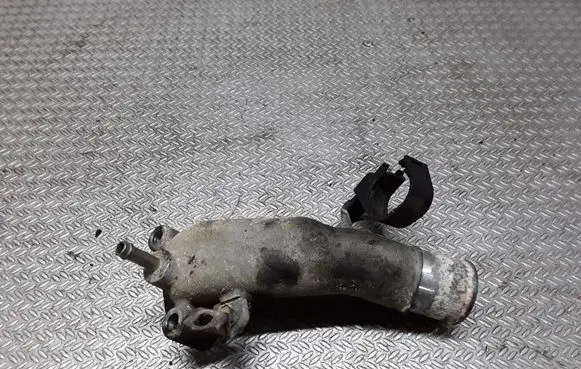 Toyota Avensis Verso Engine coolant pipe/hose