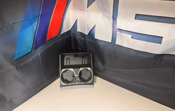 Cup holder front