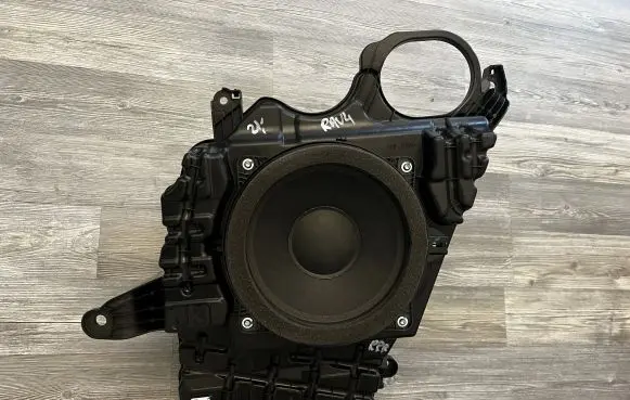 Toyota RAV 4 (XA50) Subwoofer speaker 8615042070 8948013602A