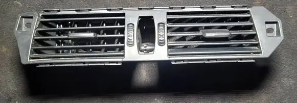BMW 5 E60 E61 Dash center air vent grill