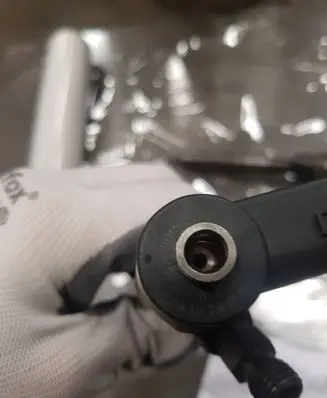 Mercedes-Benz C W203 Fuel injector 0445110025 A6110700989