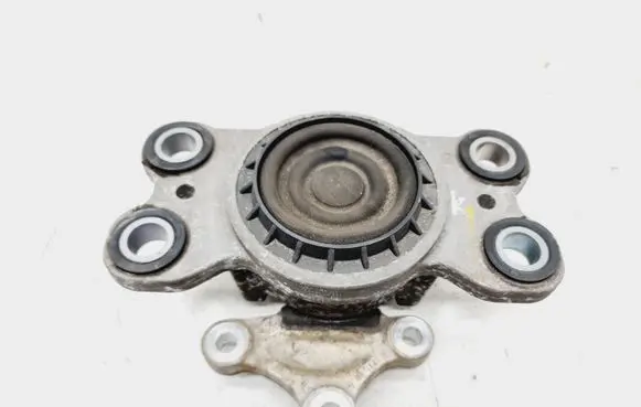 Volvo S60 Engine mount bracket G2458118 31262710 G2458210