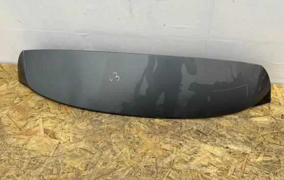 Tailgate/trunk spoiler