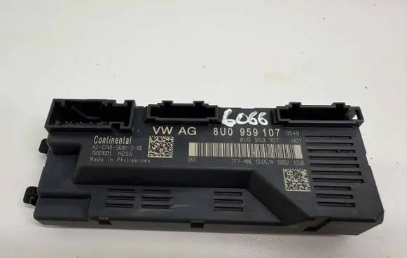 Audi Q3 8U Tailgate/trunk control unit/module 8U0959107