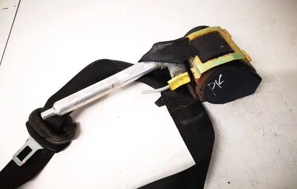 Audi A4 S4 B5 8D Front seatbelt 8d0857705