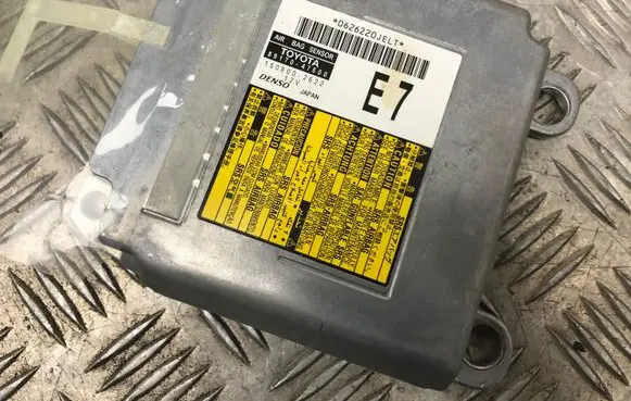 Toyota Prius (XW50) Airbag control unit/module 8917047600