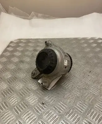 Mercedes-Benz E W213 Engine mount bracket A2132402400