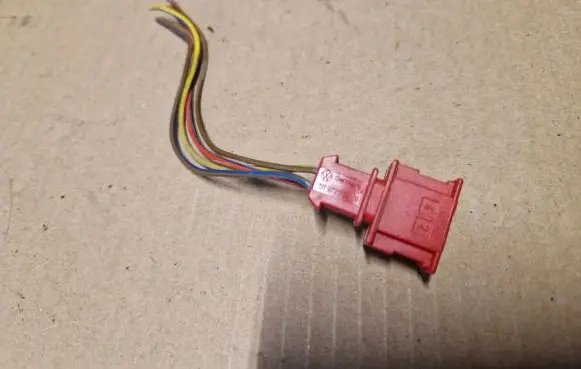 Volkswagen Golf III Other relay 191972732B