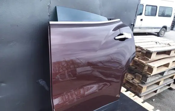 Maserati Levante Rear door 