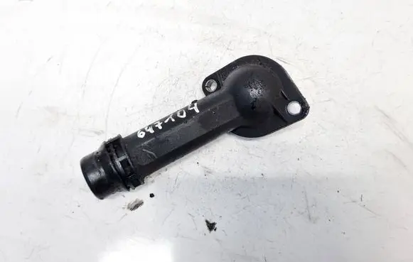 Volkswagen PASSAT B5.5 Engine coolant pipe/hose 038121121G 06B121121