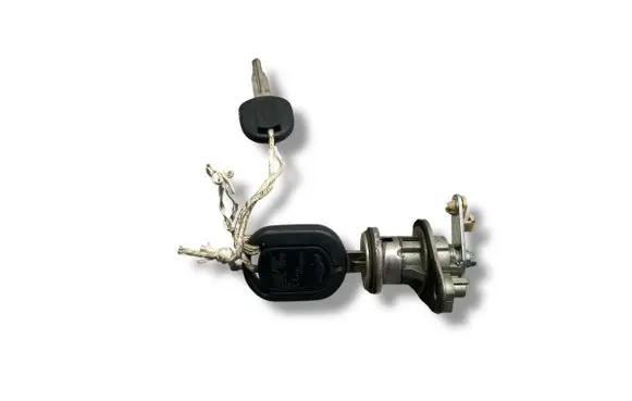 Chevrolet Lacetti Tailgate exterior lock 